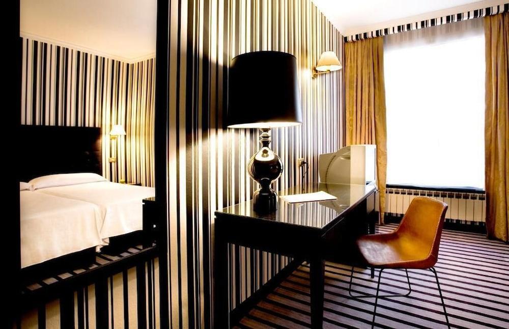 Hotel Clarin 3*